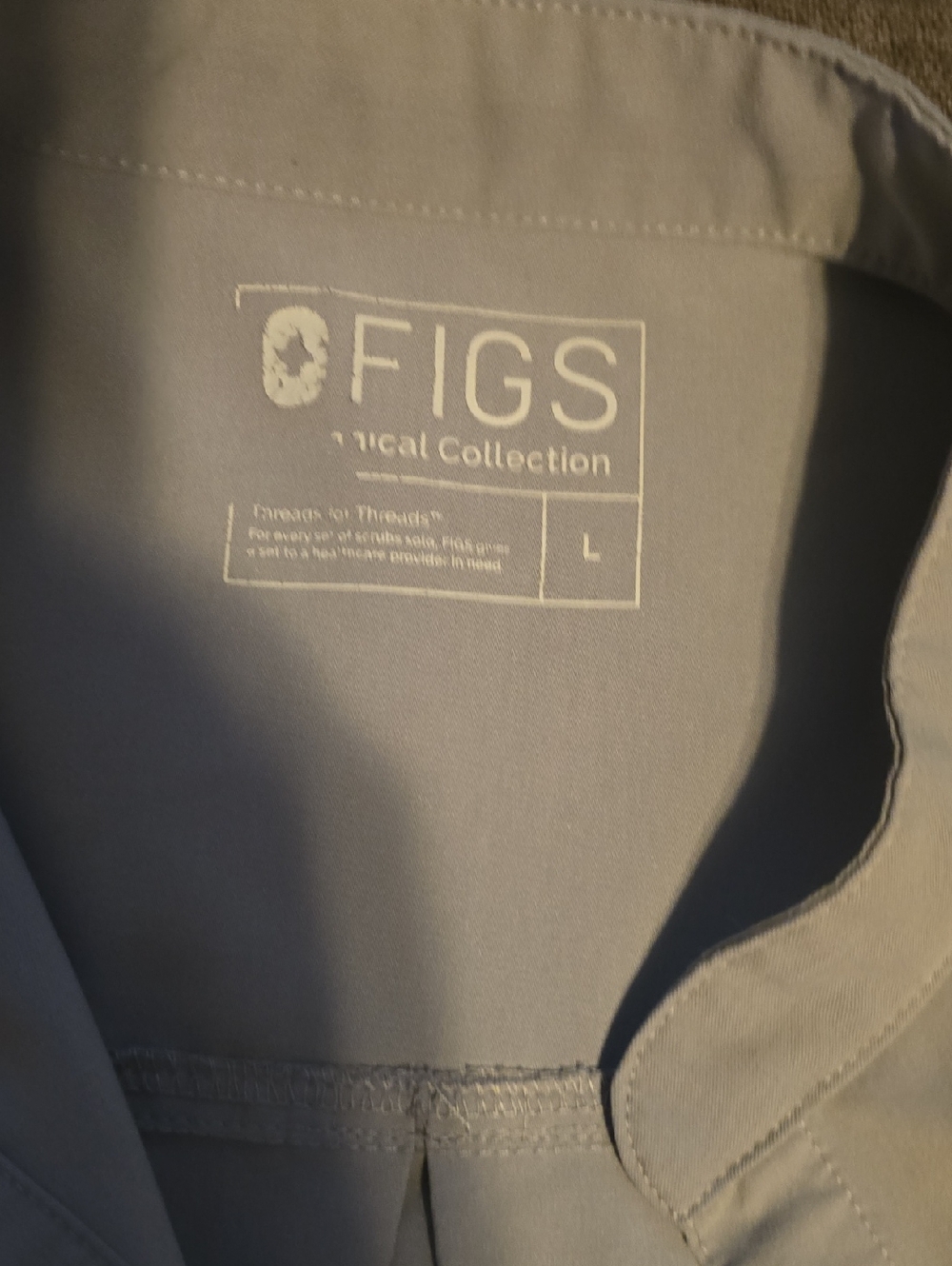 FIGS Light Grey Rafaela Oversized Scrub Top Large - Picture 2 of 2